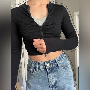 BRAND NEW Black crop top zipper shirt